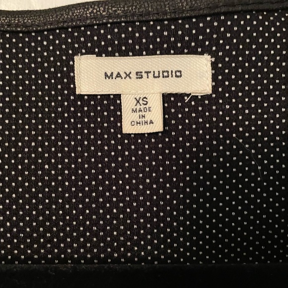 Max Studio Blazer - Picture 2 of 8